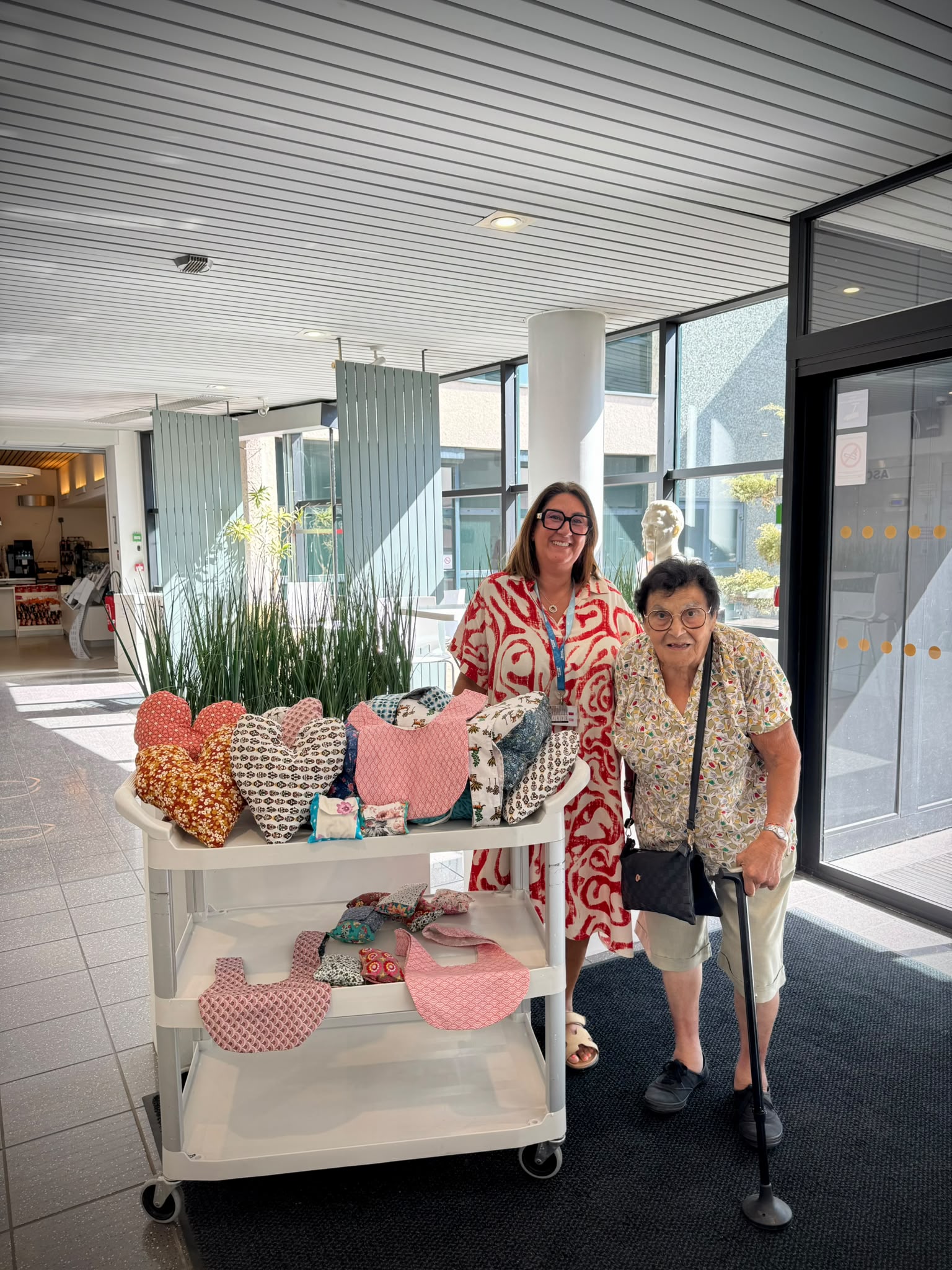 Des coussins confectionnés avec cœur pour nos patients